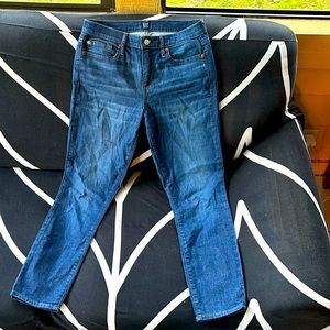 Gap, size 28 true skinny jeans in a medium wash